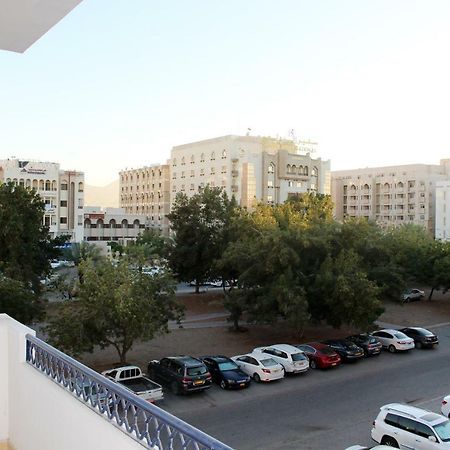 Sahara Hotel Apartments Mascate Esterno foto