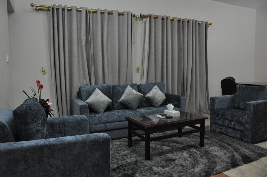 Sahara Hotel Apartments Mascate Esterno foto