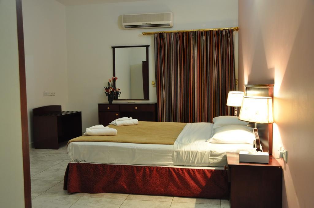 Sahara Hotel Apartments Mascate Esterno foto