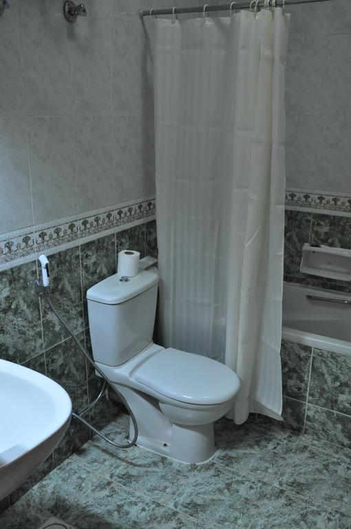 Sahara Hotel Apartments Mascate Esterno foto
